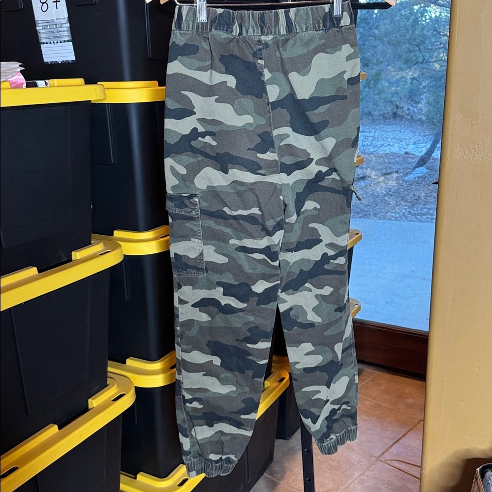 H&M Divided Camo Cargo Jogger Pants Elastic Waist Size 2 - Picture 10 of 11